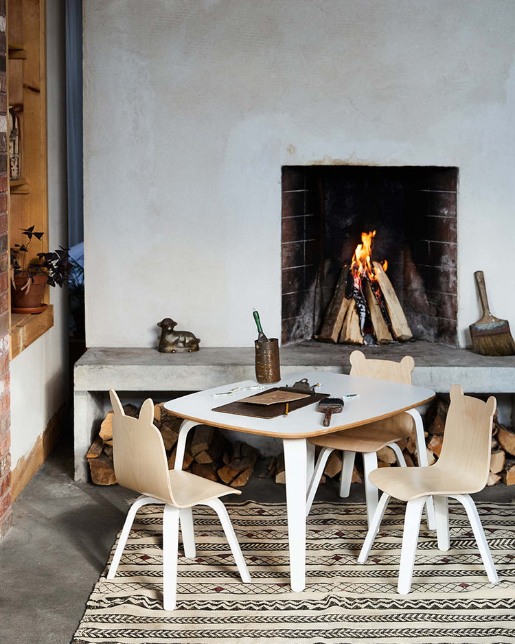 oeuf play table in white room Little