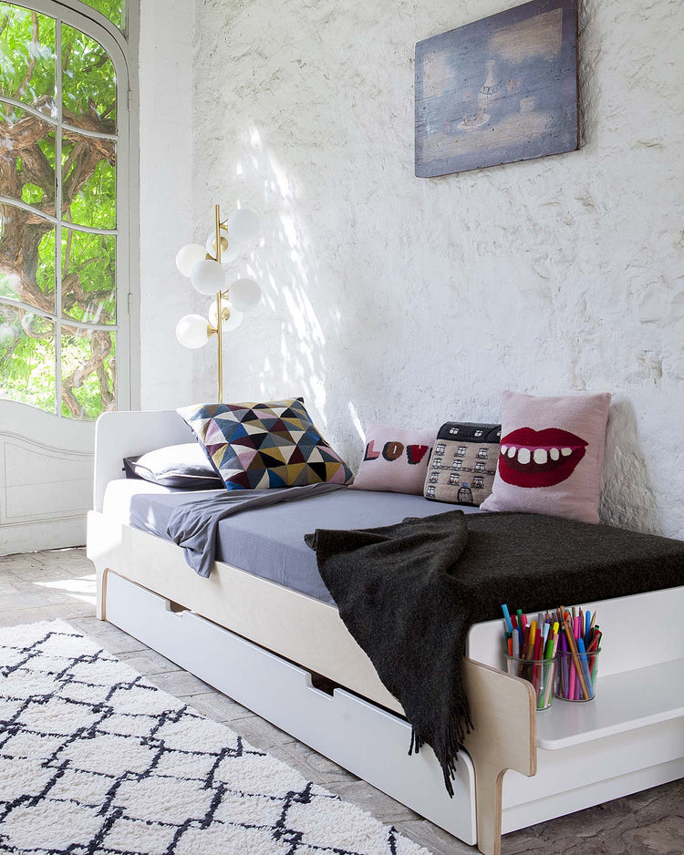 oeuf river trundle bed in white room Little