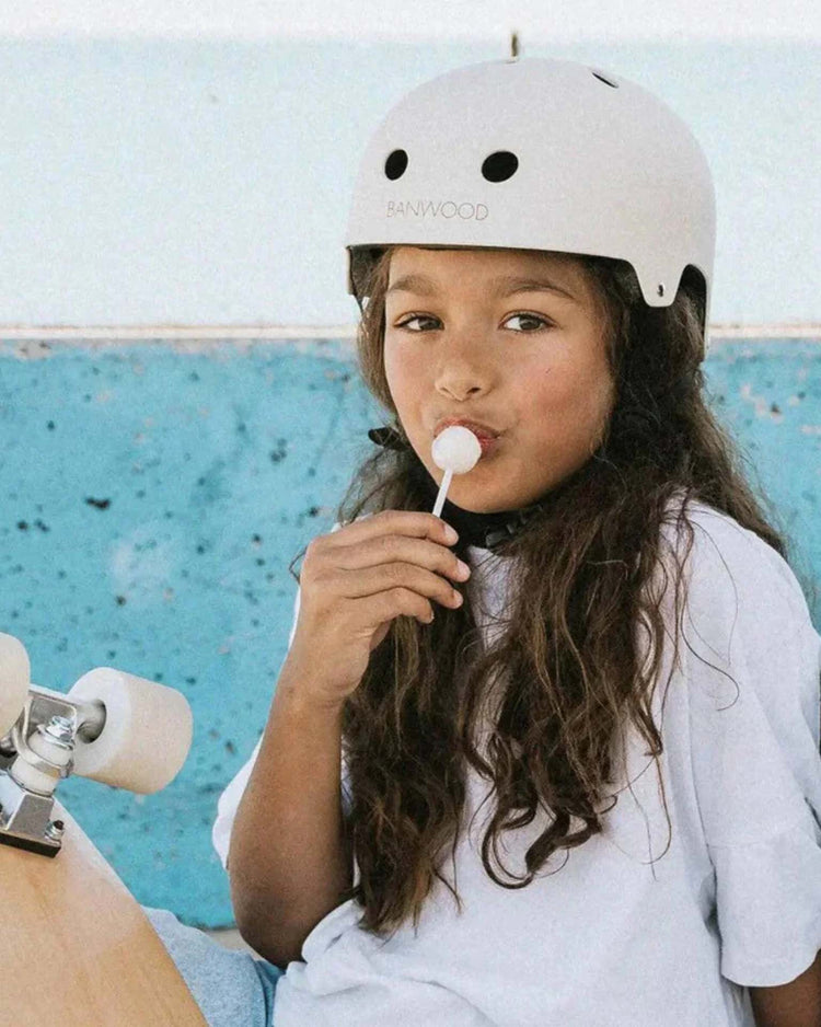 banwood kids helmet in matte white play Little
