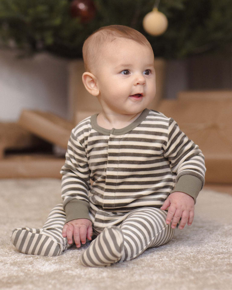 hidden snap footie in spruce stripe