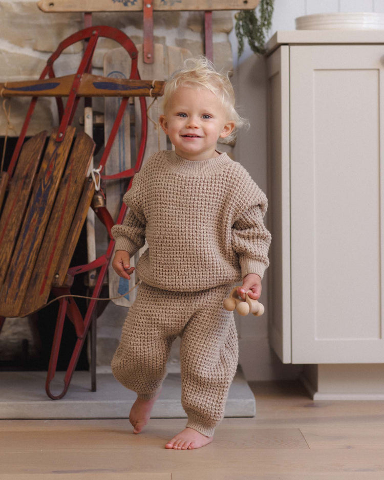 chunky knit pant in heathered latte