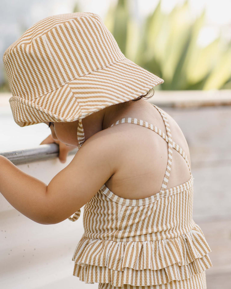 quincy mae bucket hat in honey stripe small baby Little