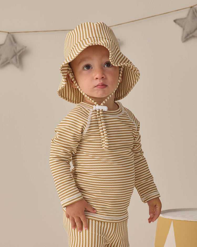 quincy mae bucket hat in honey stripe small baby Little