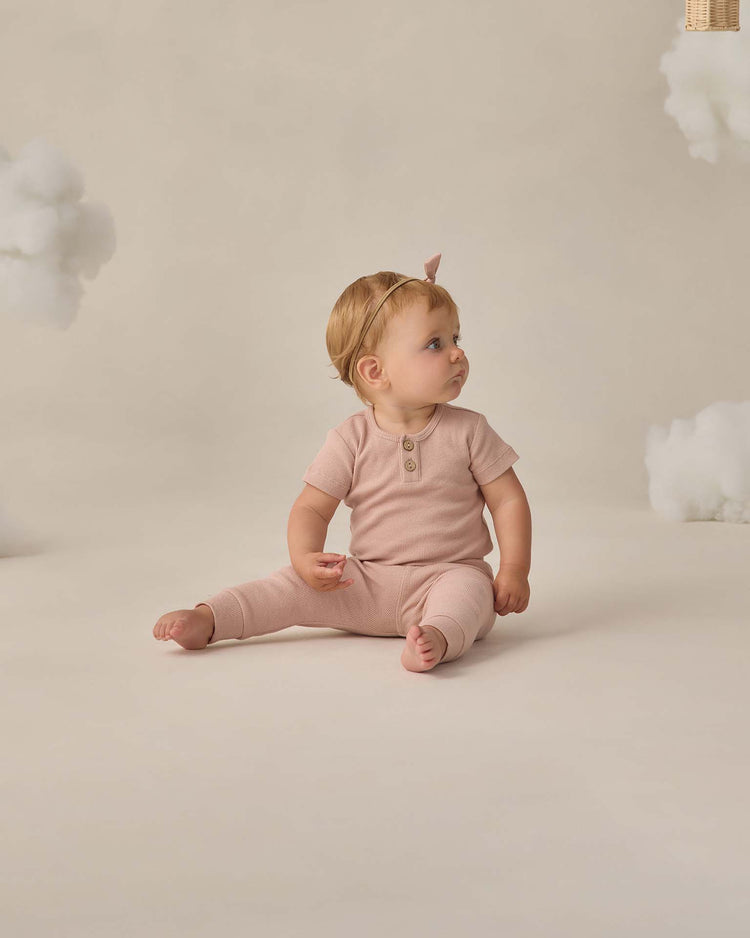 quincy mae ribbed legging in blush baby Little