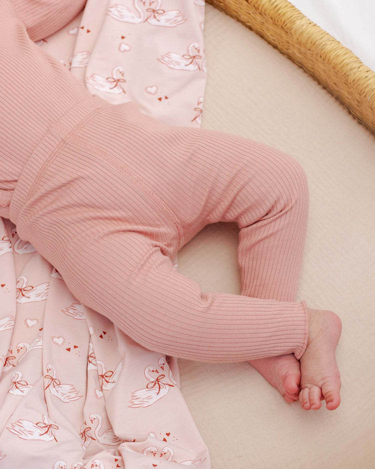 quincy mae ribbed legging in pink baby Little