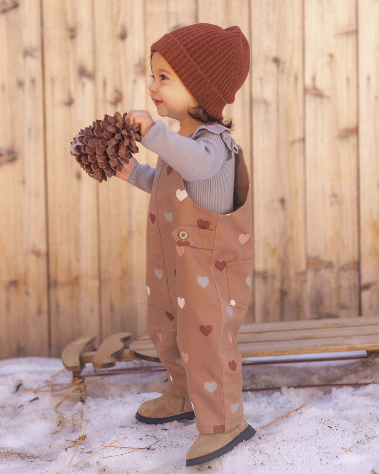 beanie in brick
