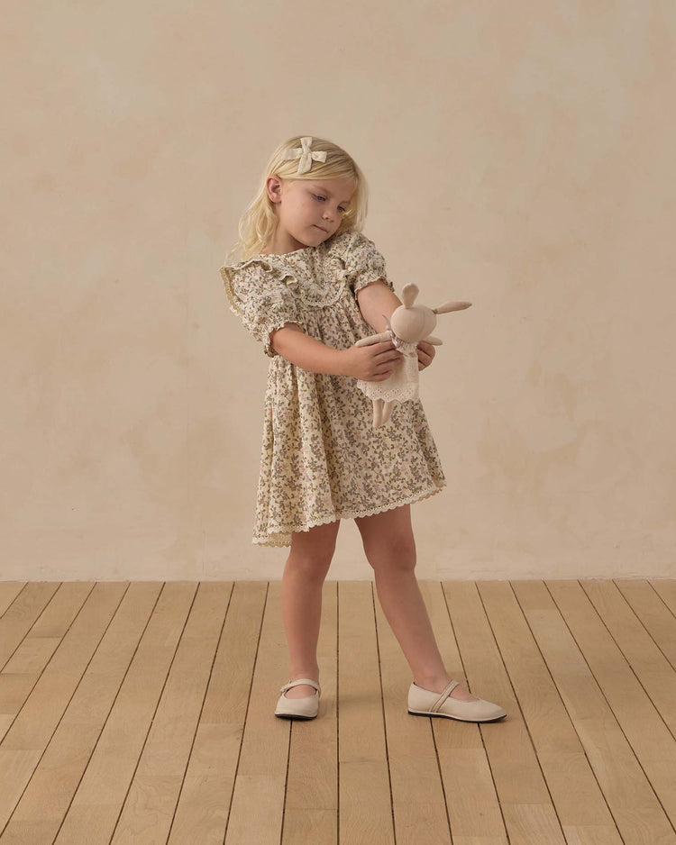 rylee + cru rylee the rabbit play Little