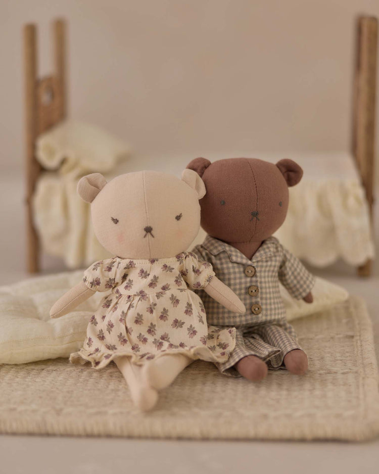 rylee + cru bonnie the bear play Little
