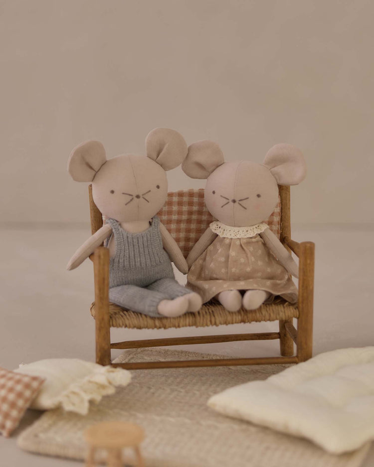 rylee + cru goldie the mouse play Little