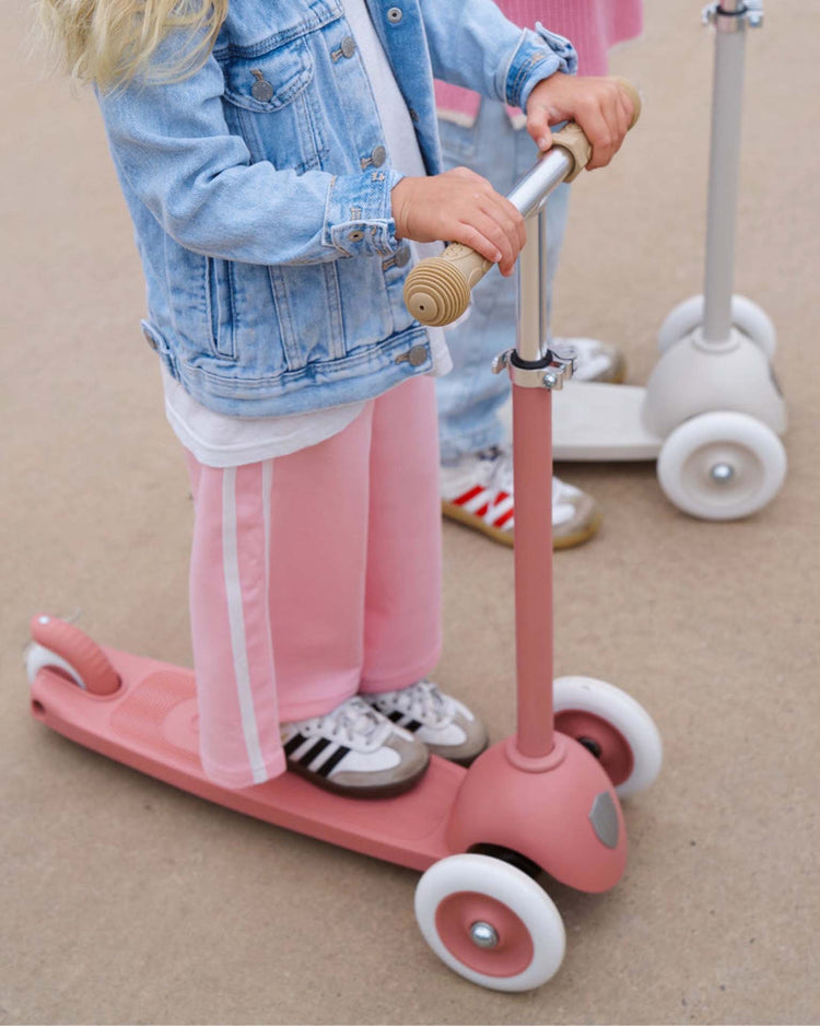 banwood banwood eco scooter in raspberry play Little