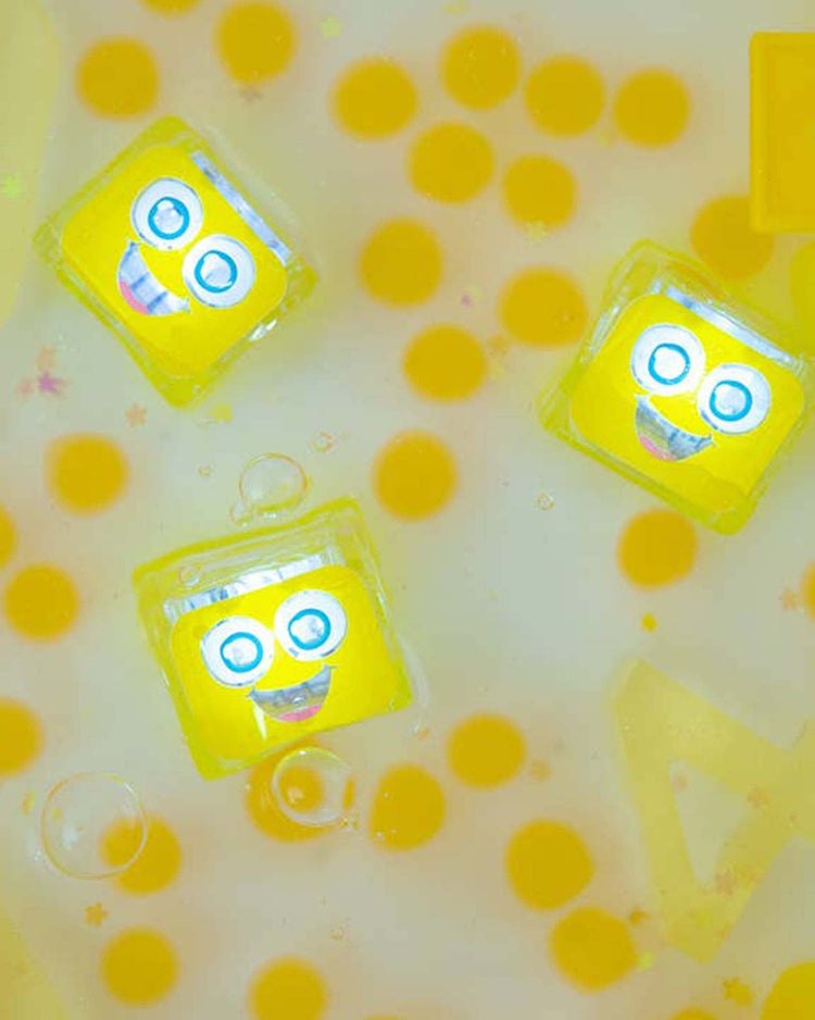 Little glo pals play glo pals alex light-up cubes