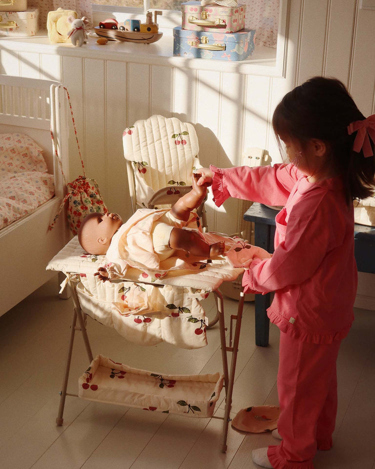 Little konges sløjd play one size doll changing table in ma grande cerise