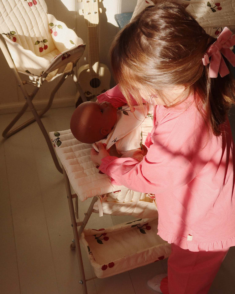 Little konges sløjd play one size doll changing table in ma grande cerise