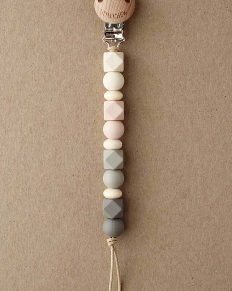 Little little chew accessories robin pacifier clip in onyx