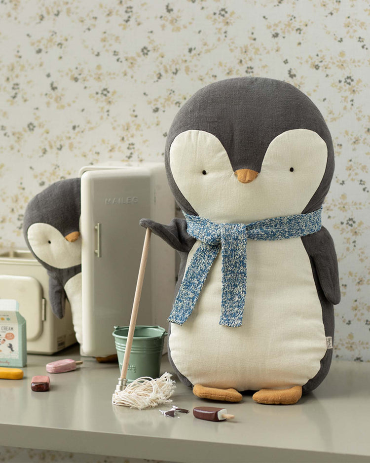 maileg medium penguin play Little