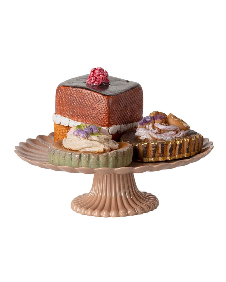 Little maileg play mini cakes + cakestand