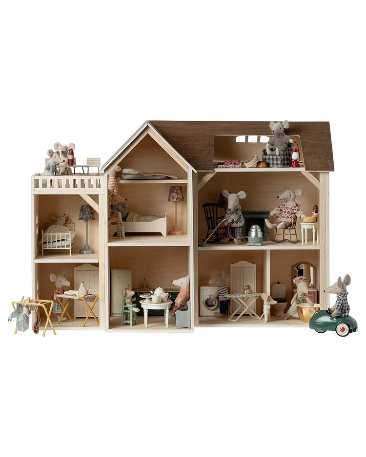 Little maileg play mouse hole farmhouse