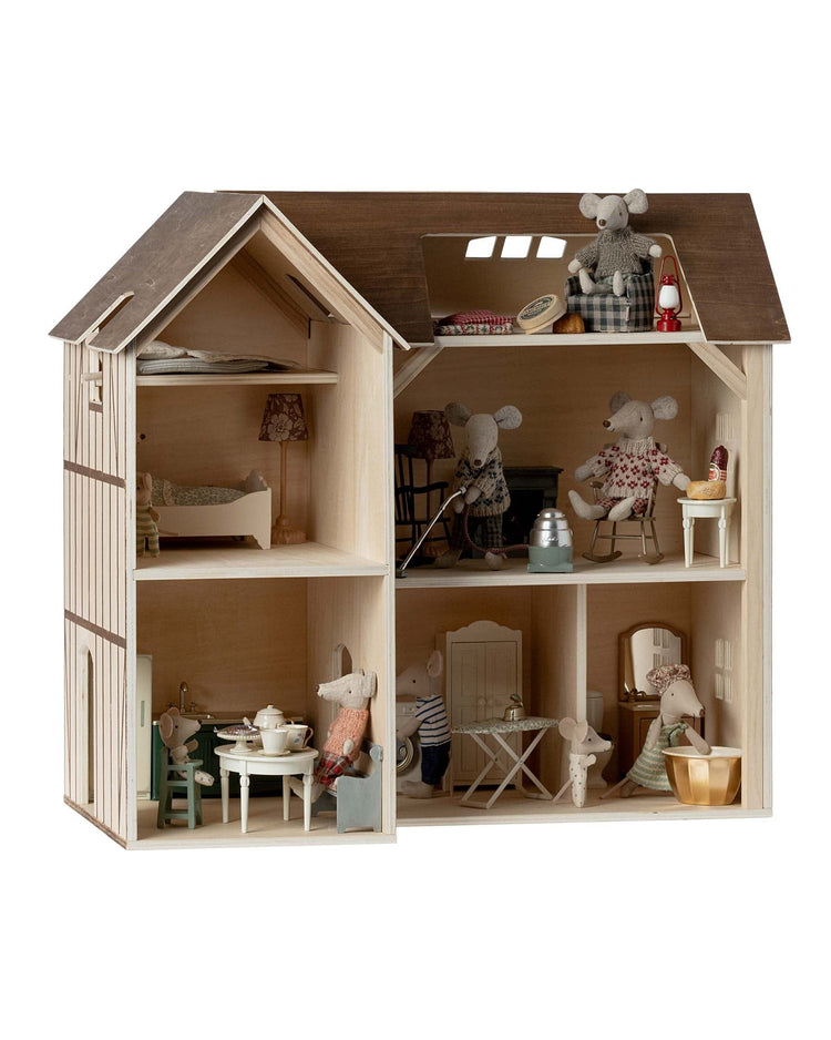 Little maileg play mouse hole farmhouse