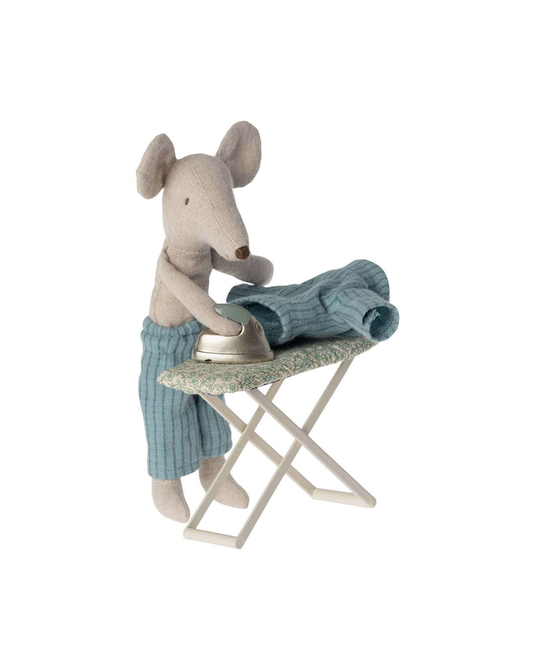 Little maileg play mouse iron + ironing board