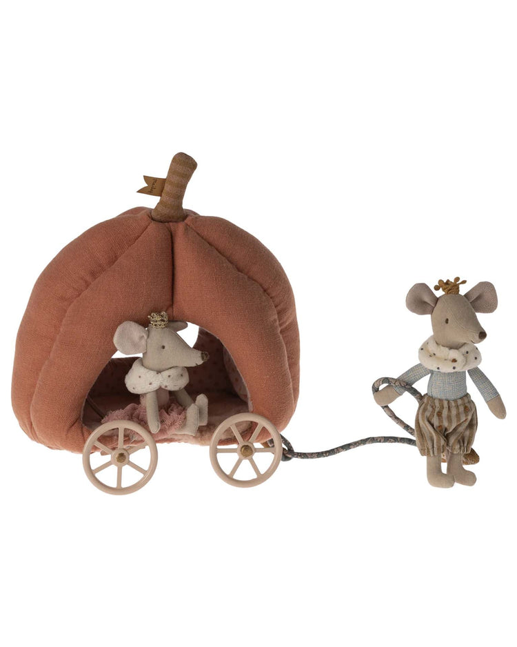 Little maileg play mouse pumpkin carriage