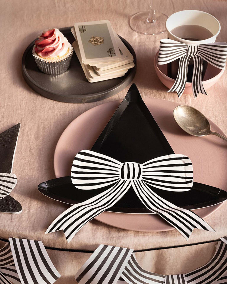 meri meri black & white stripy bow cups party Little