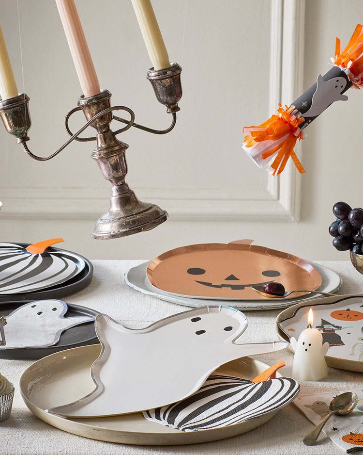 meri meri ghost shaped plates party Little