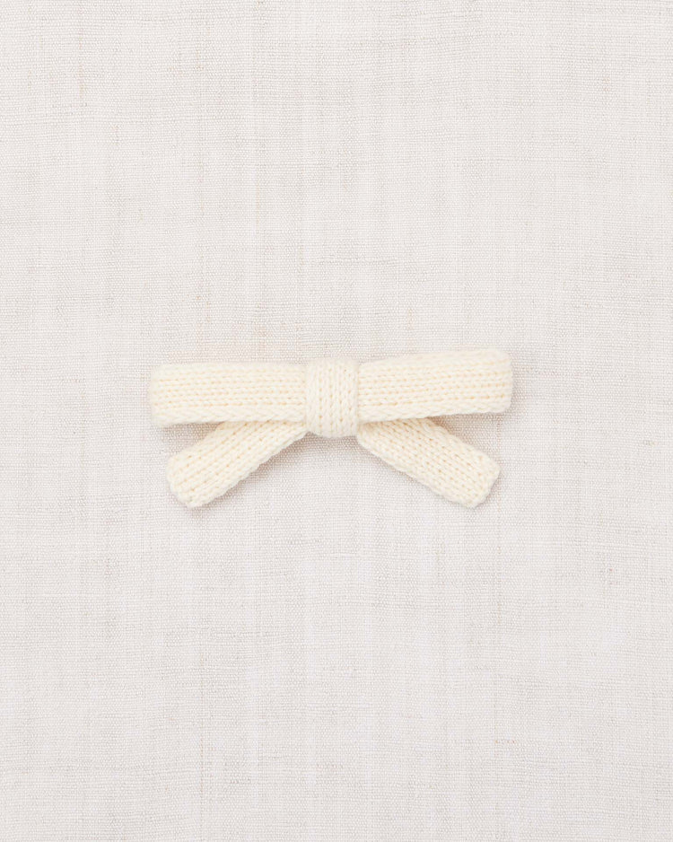 Little misha + puff accessories OS jumbo goldie bow in sugar