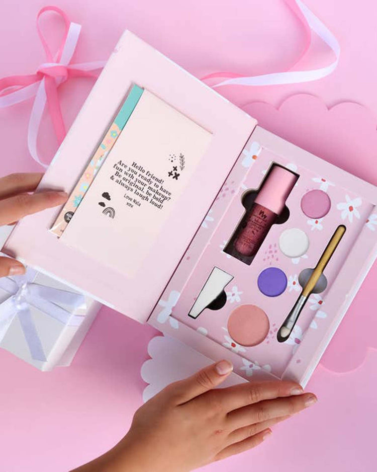Little no nasties play deluxe makeup kit in nala