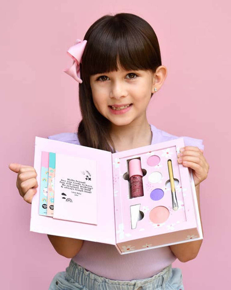 Little no nasties play deluxe makeup kit in nala