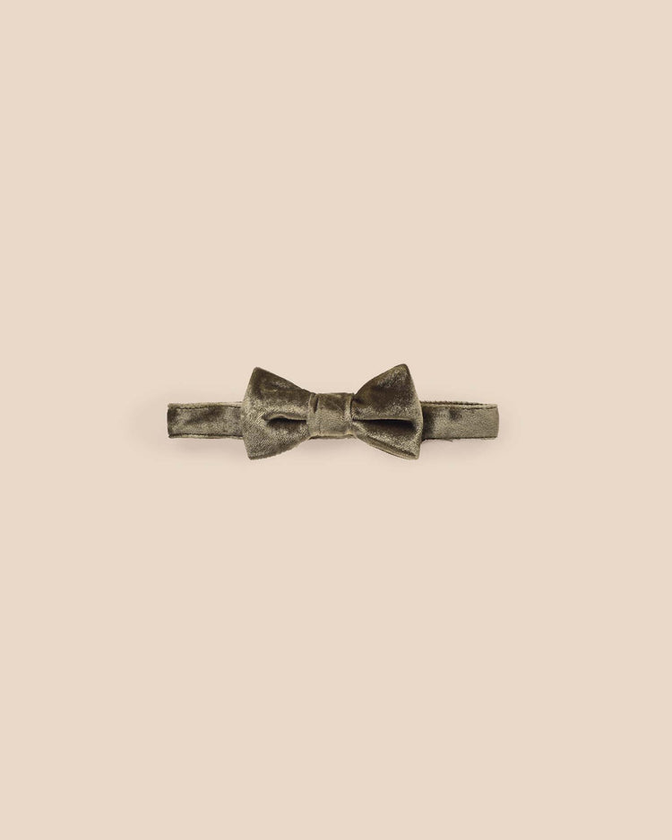 Little noralee accessories bow tie in olive