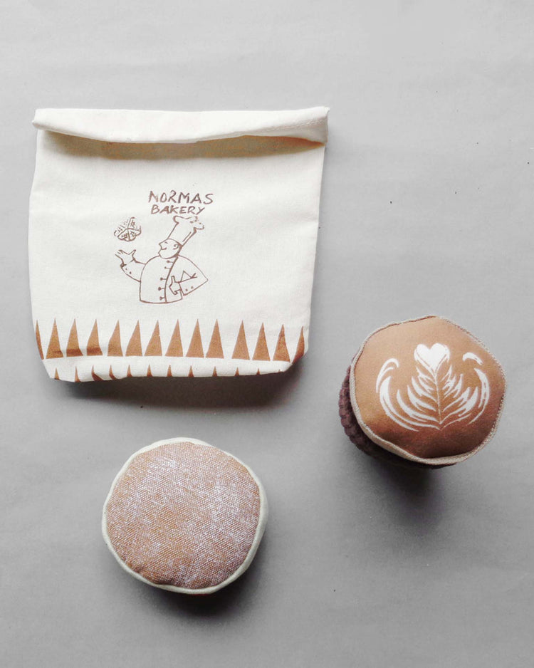 Little normadot play coffee to go + berliner soft toy
