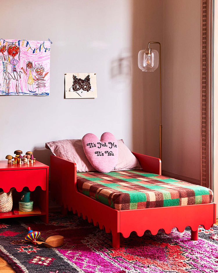 oeuf moss toddler bed in tomato room Little