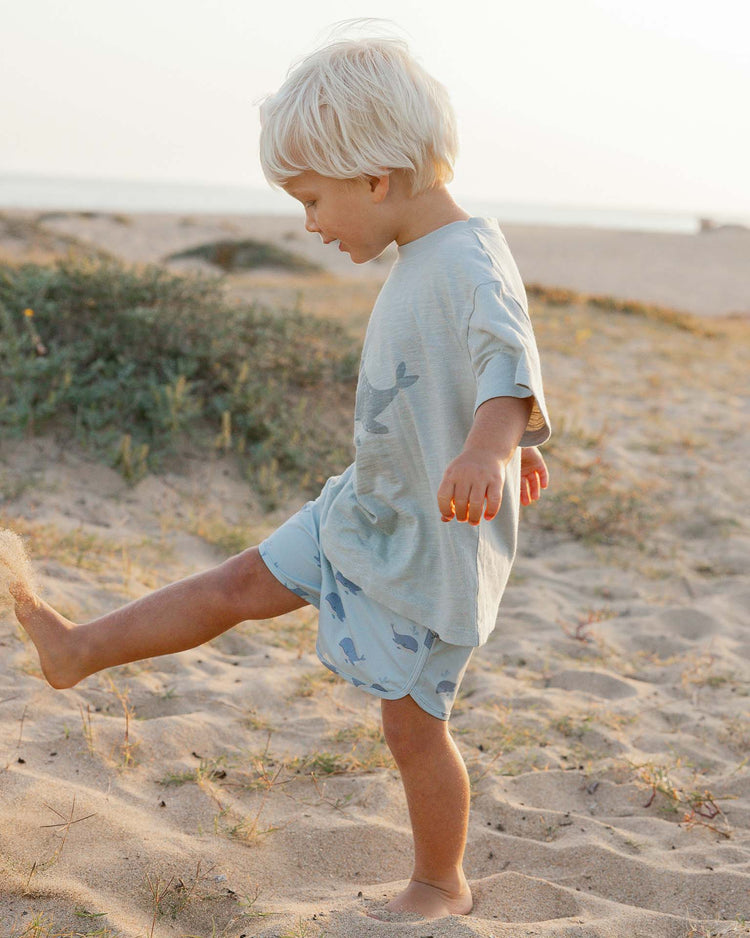rylee + cru relaxed tee in whale baby Little