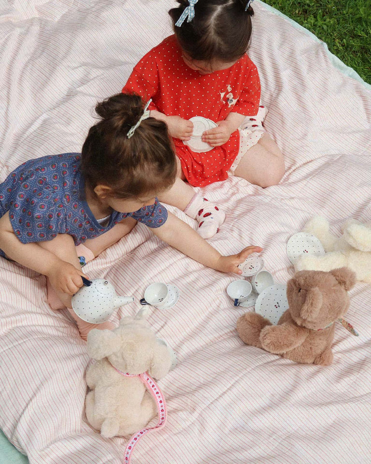 Little konges sløjd play tea party set in blue dot