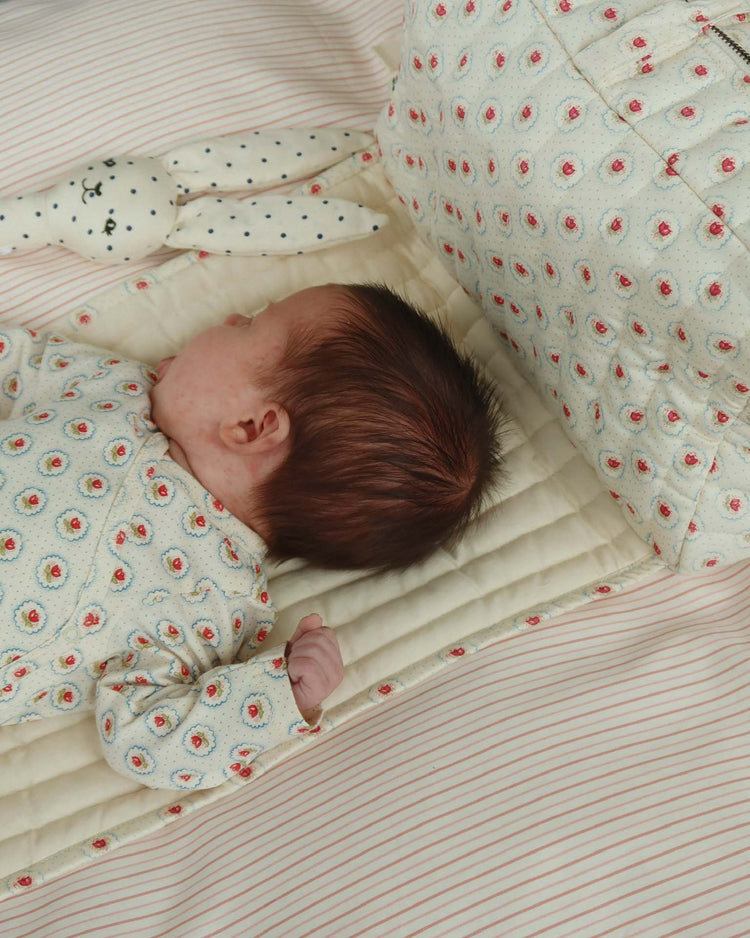 konges sløjd bunny hand rattle in estate dot baby Little