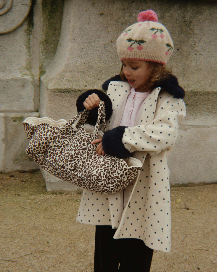 konges sløjd doll lift in leo play Little