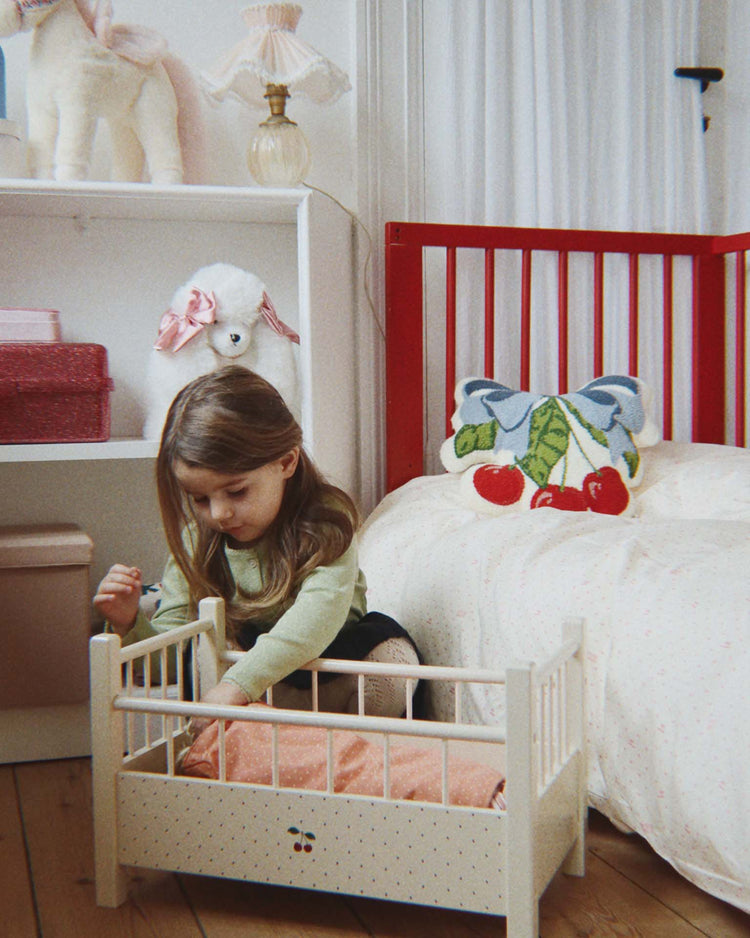 konges sløjd doll bed in big cherry play Little