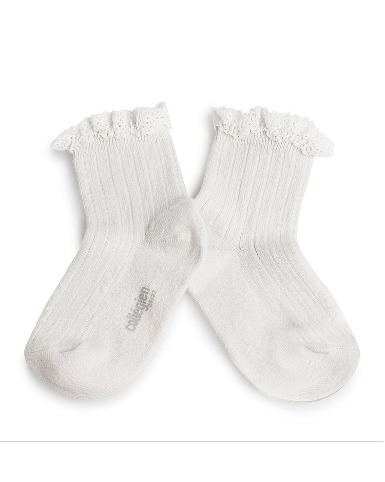 Little collegien accessories ruffle trim ankle socks in blanc neige