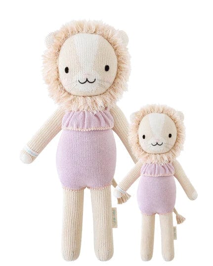 cuddle + kind savannah the lion play Little