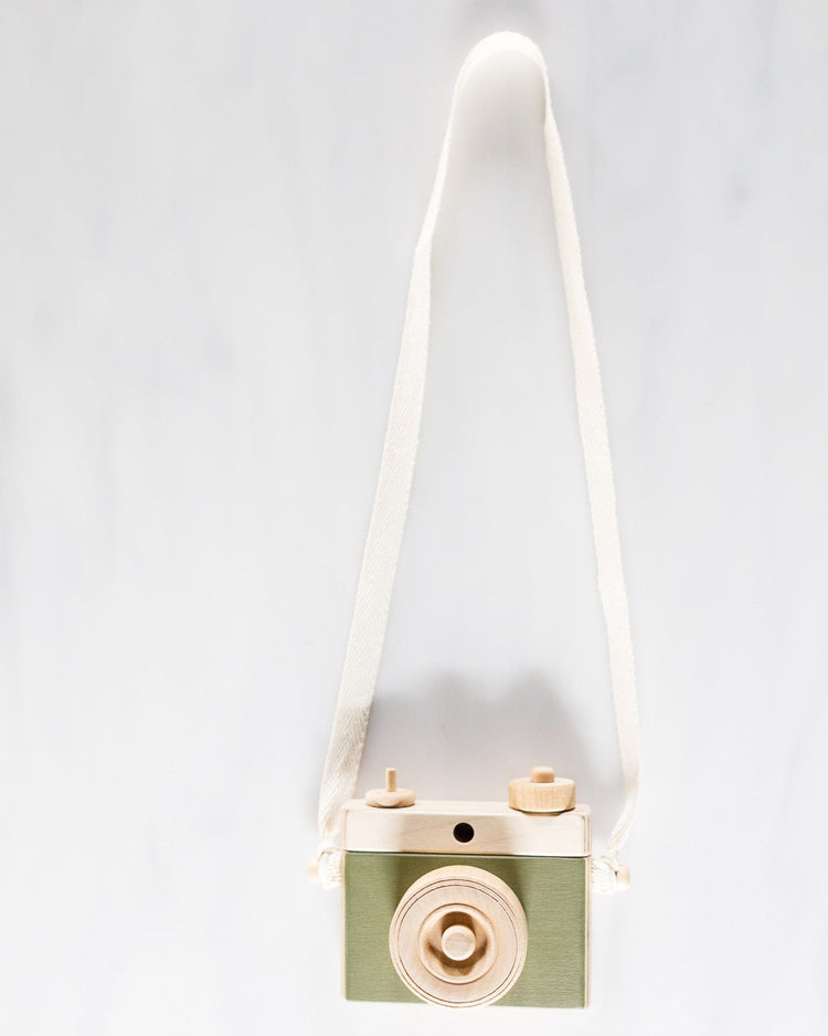 Little little rose & co. play classic camera in moss