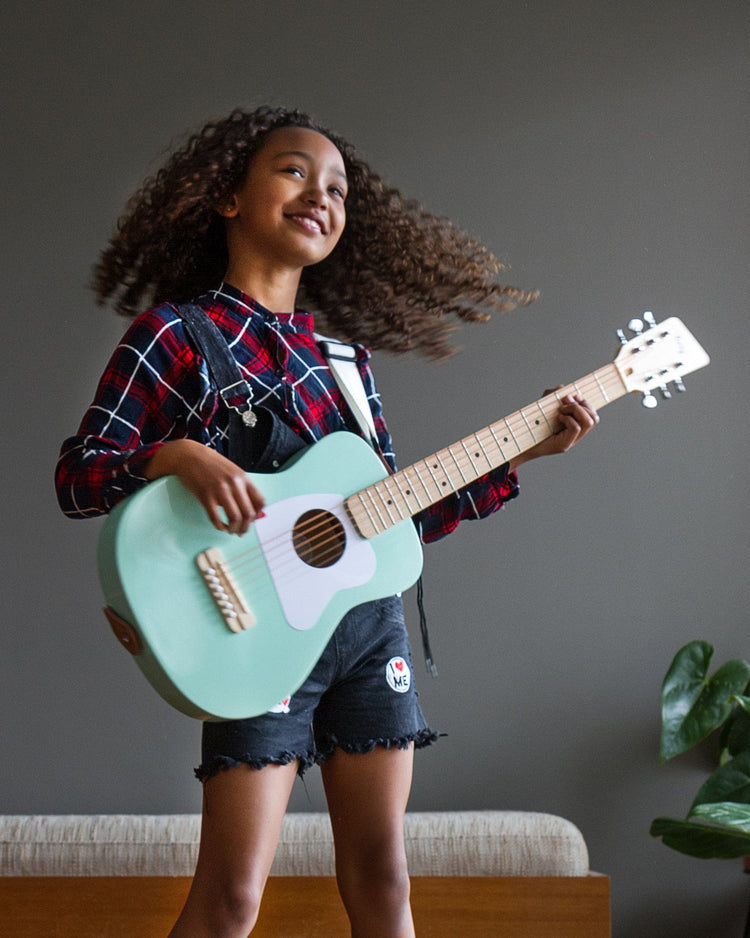 Little loog guitars play loog pro VI acoustic in pink