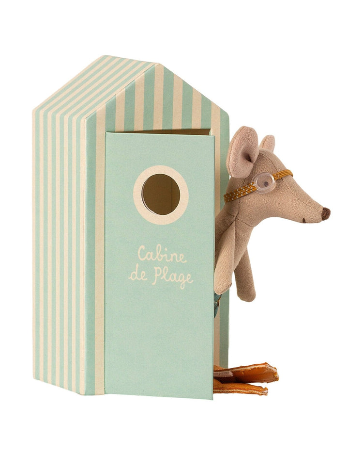 Little maileg play big brother mouse in cabin de plage
