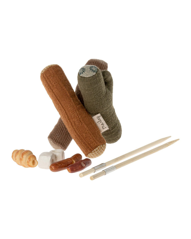 Little maileg play bonfire set