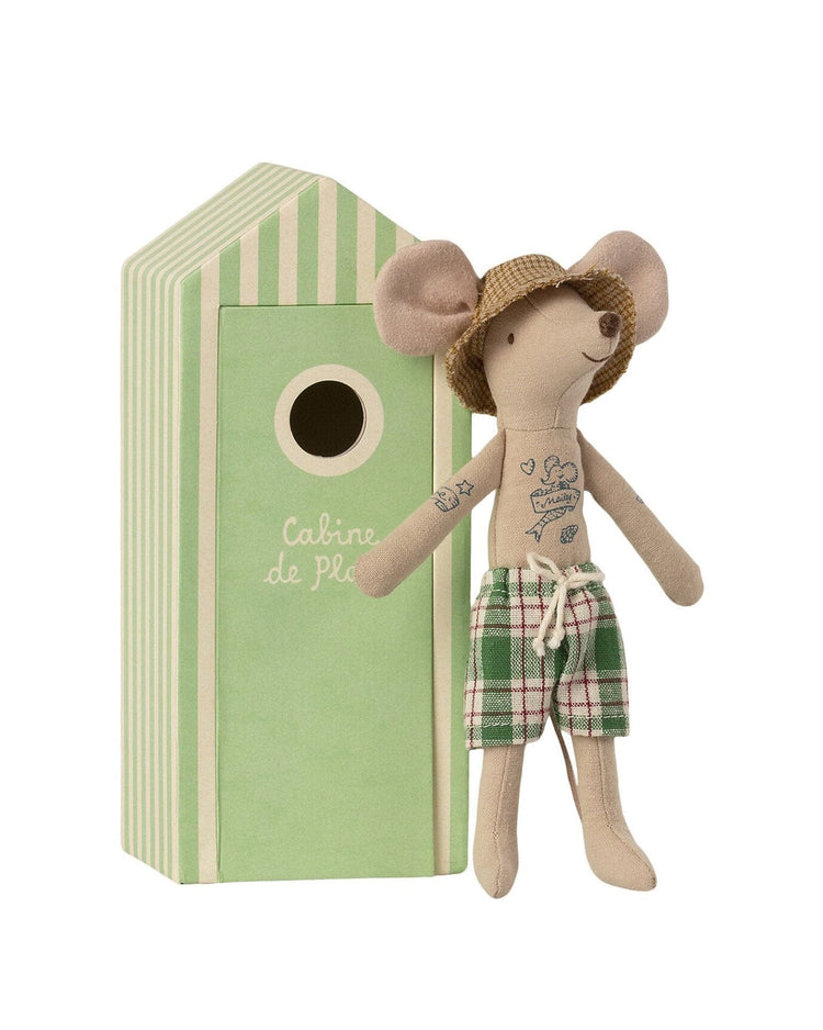 Little maileg play dad mouse in cabin de plage