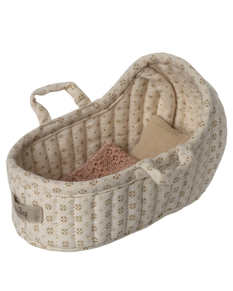 Little maileg play micro carrycot