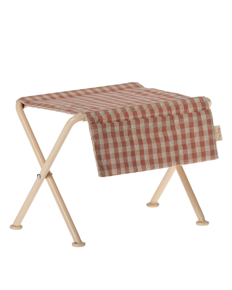 Little maileg play micro nursery table