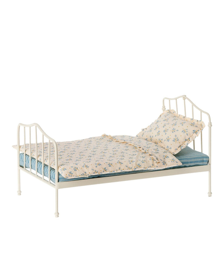 Little maileg play miniature bed in blue