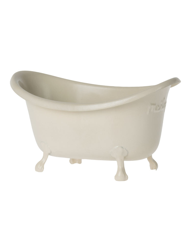 Little maileg play mouse bathtub