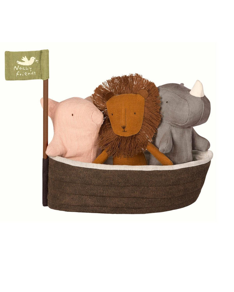 Little maileg play noah's ark + 3 mini friends