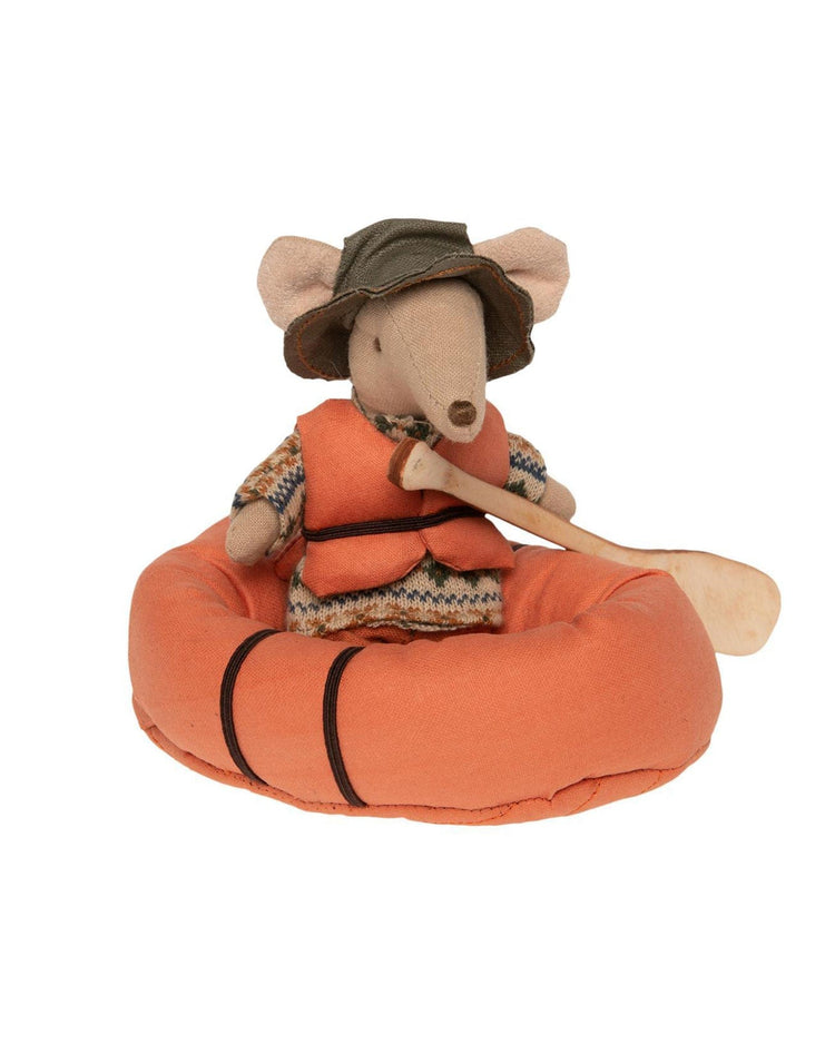 Little maileg play rubber boat